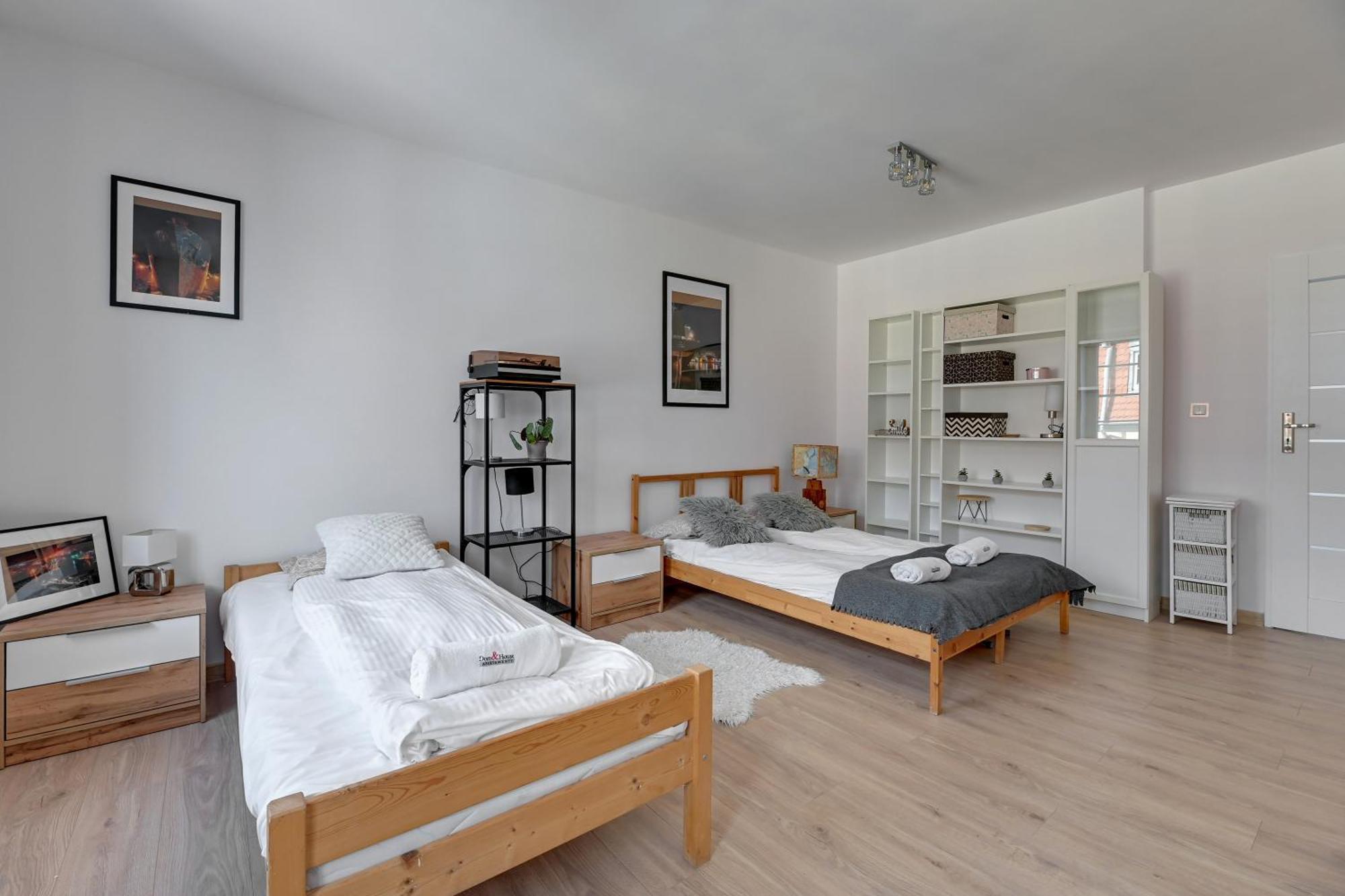 Apartments Old Town Dluga & By Noclegi Renters — Zdjęcia 3